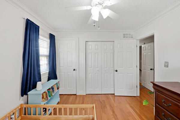 325 E Tiverton Way Property Photo 21