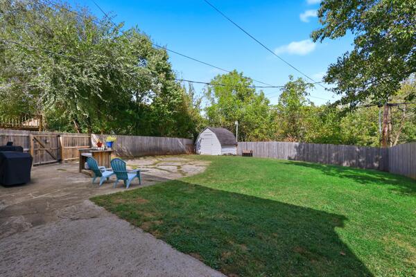 325 E Tiverton Way Property Photo 29