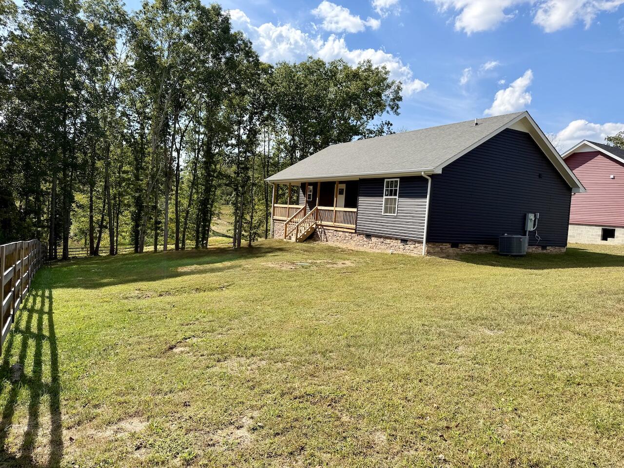 1093 Topton Road Property Photo 3