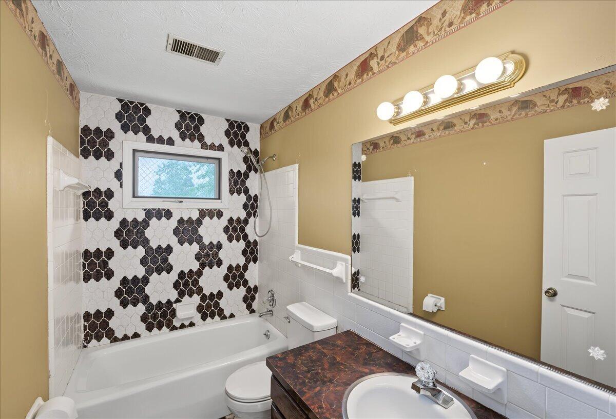 3828 Hapgood Lane Property Photo 28