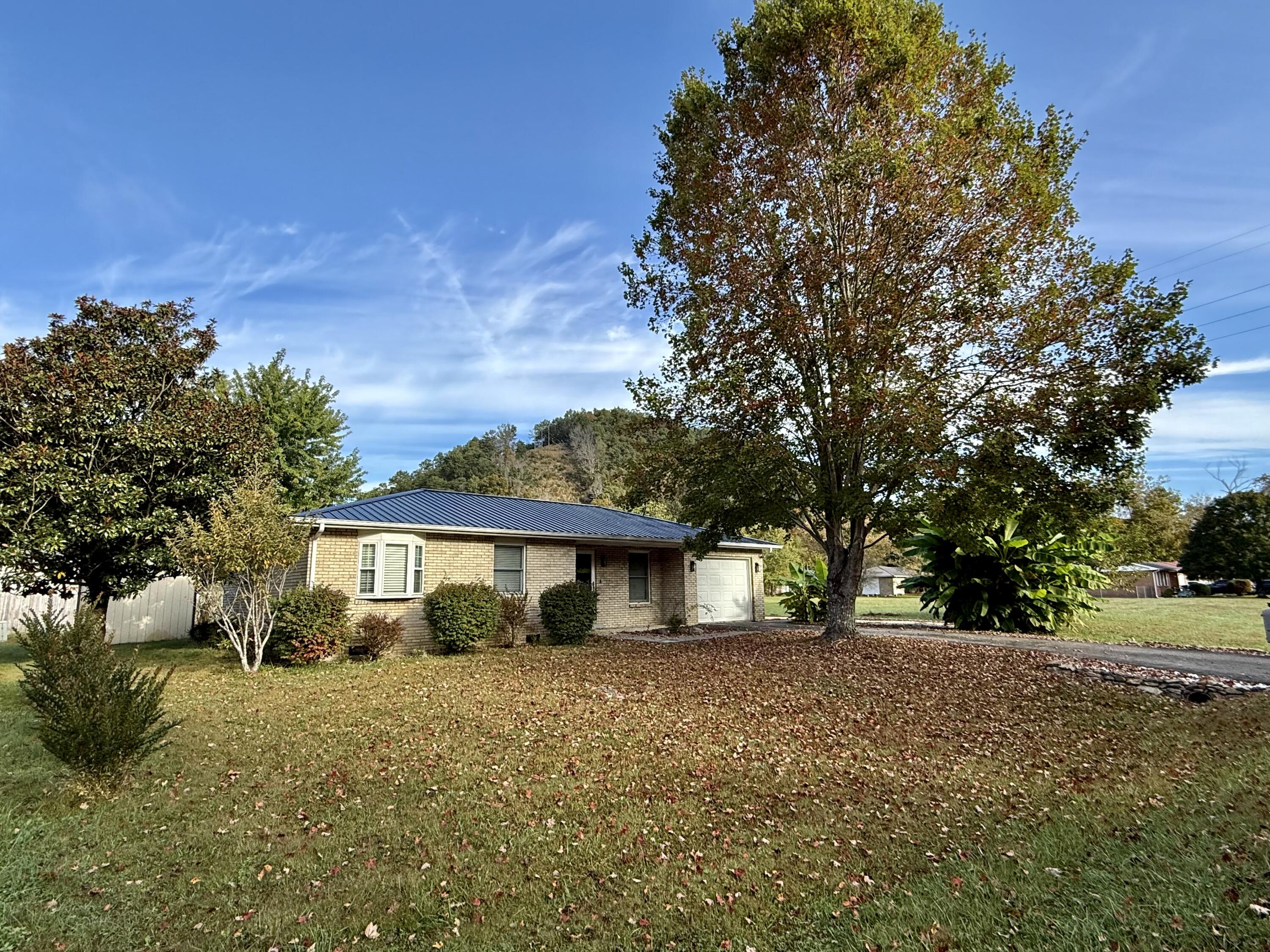 216 Maher Drive Property Photo 1