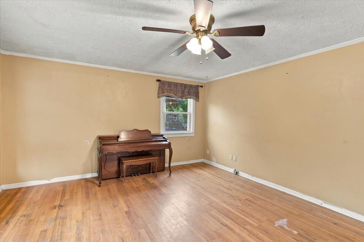 403 Walnut Drive Property Photo 5