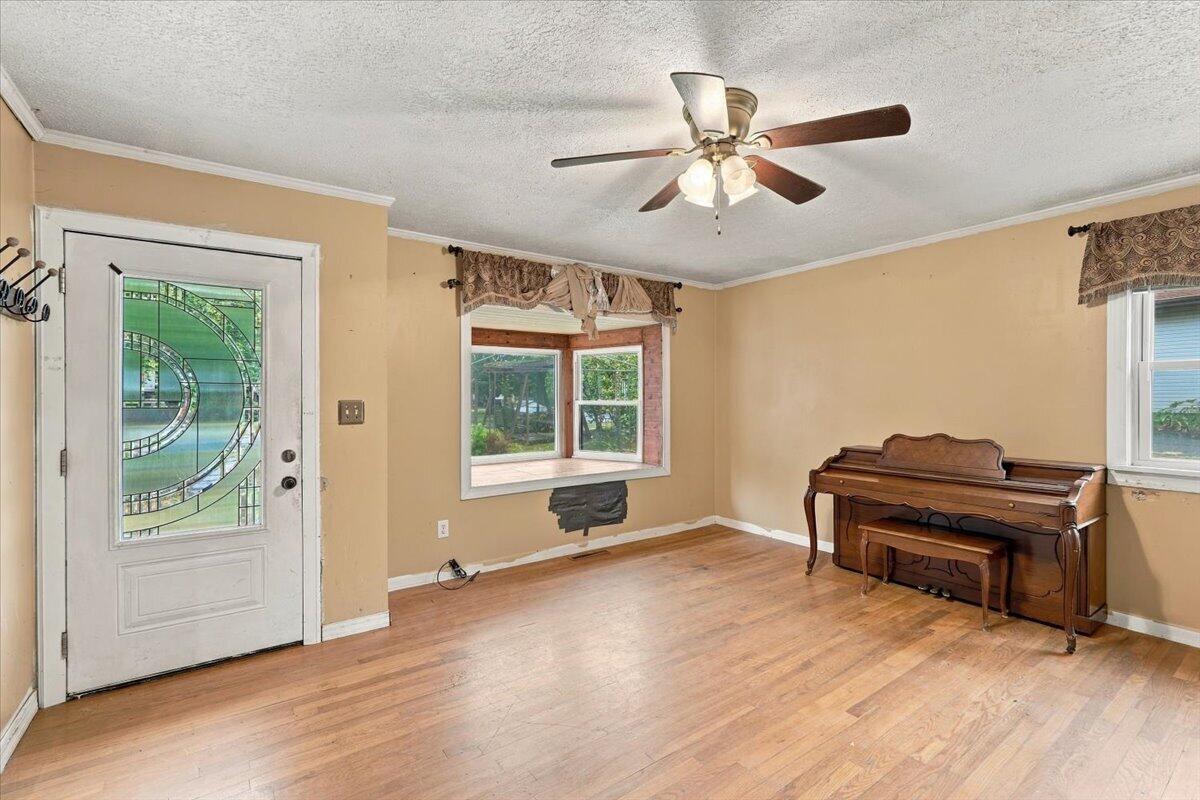 403 Walnut Drive Property Photo 6