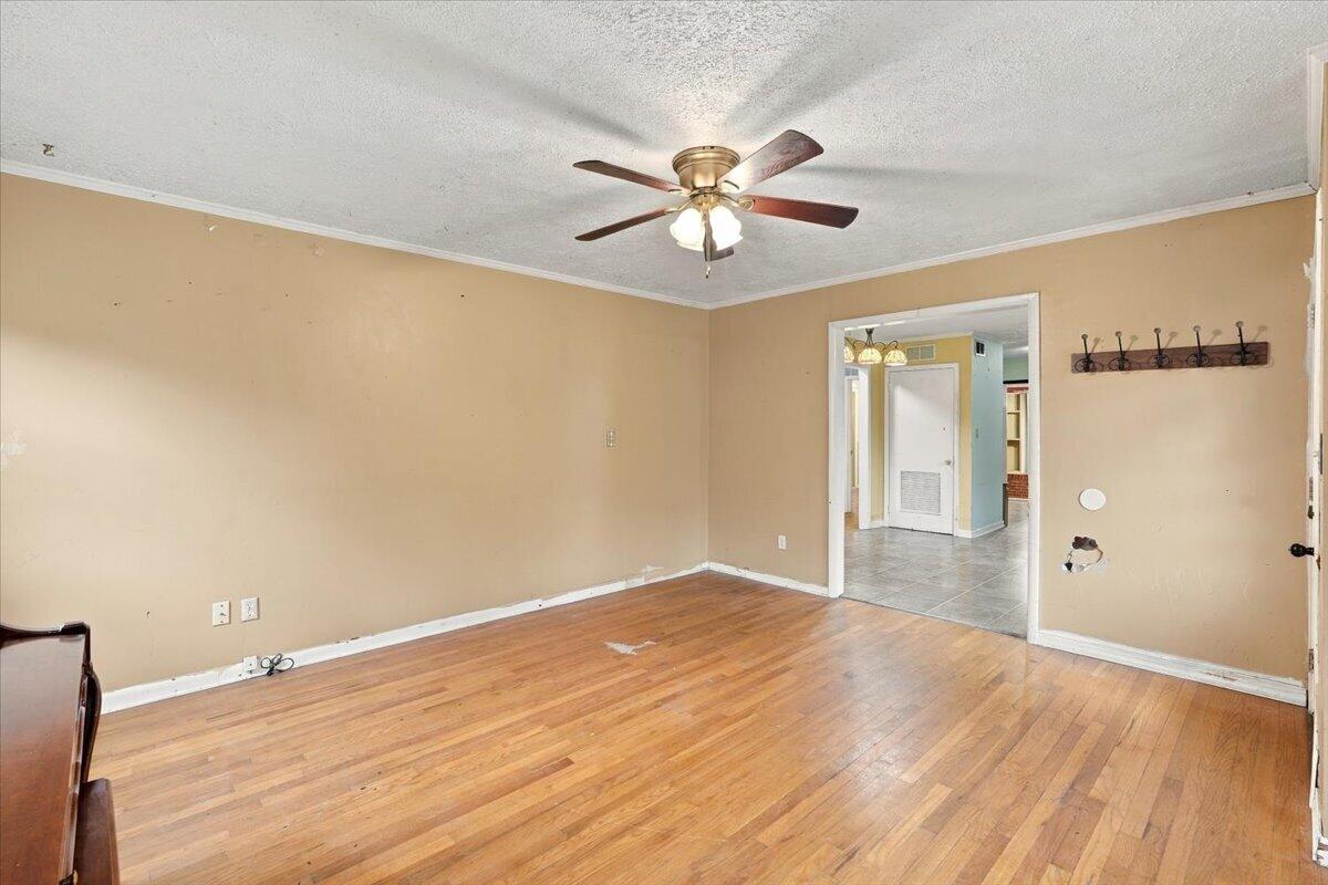 403 Walnut Drive Property Photo 8