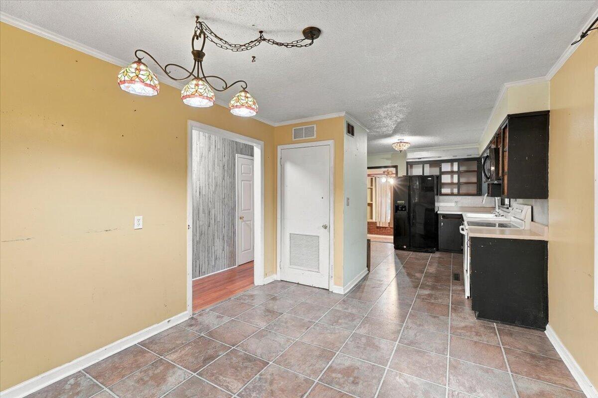 403 Walnut Drive Property Photo 9