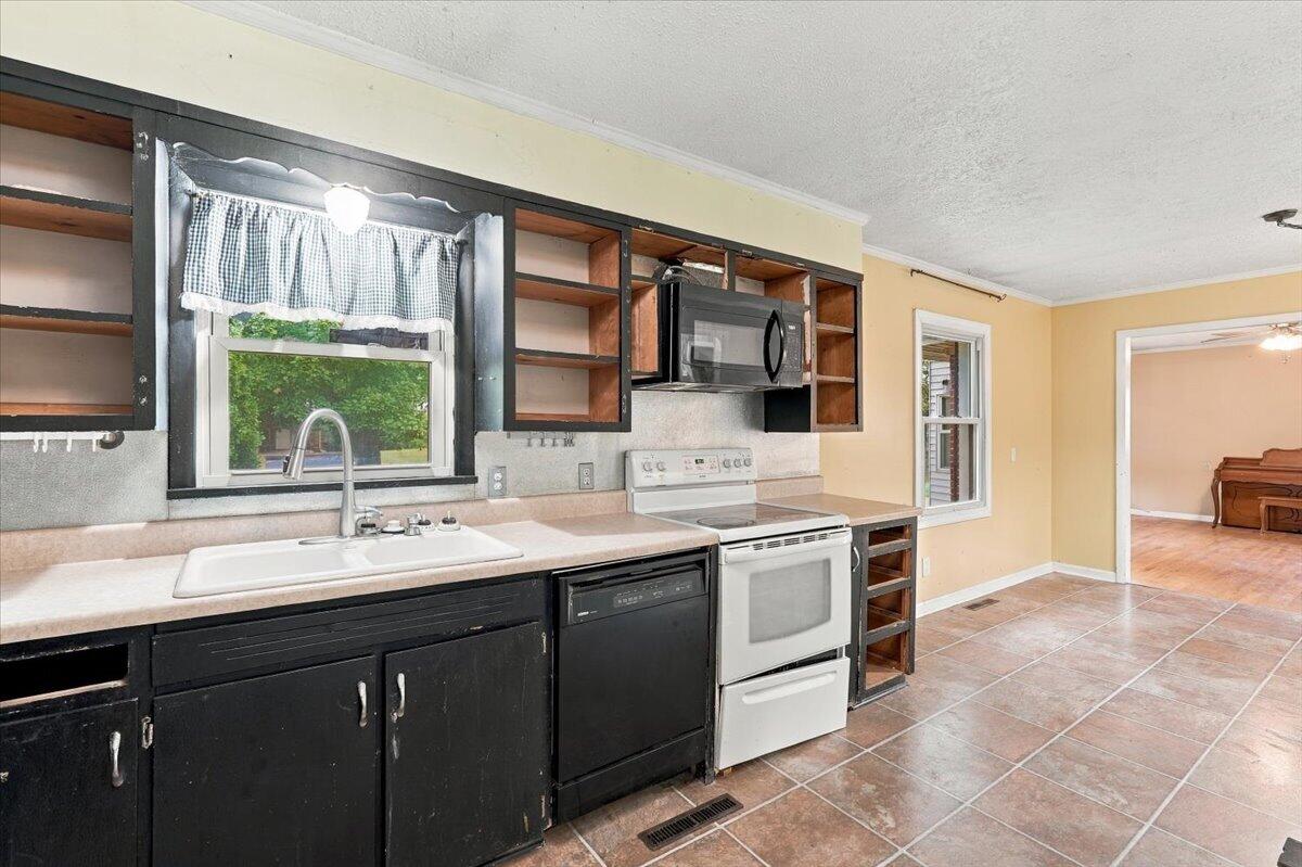 403 Walnut Drive Property Photo 12