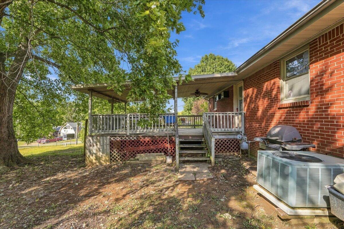 403 Walnut Drive Property Photo 28
