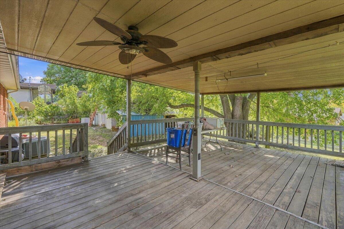 403 Walnut Drive Property Photo 30