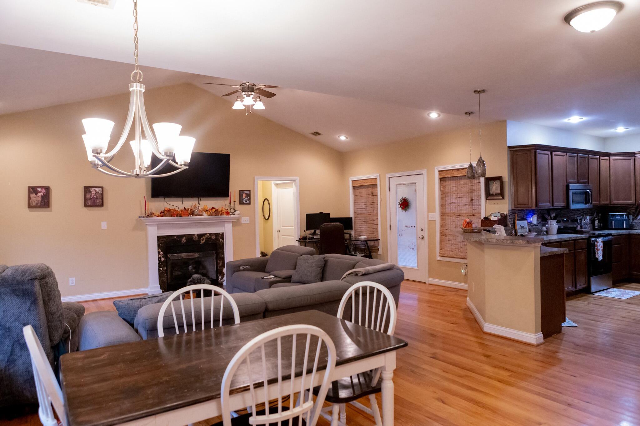 101 Red Robin Way Property Photo 6
