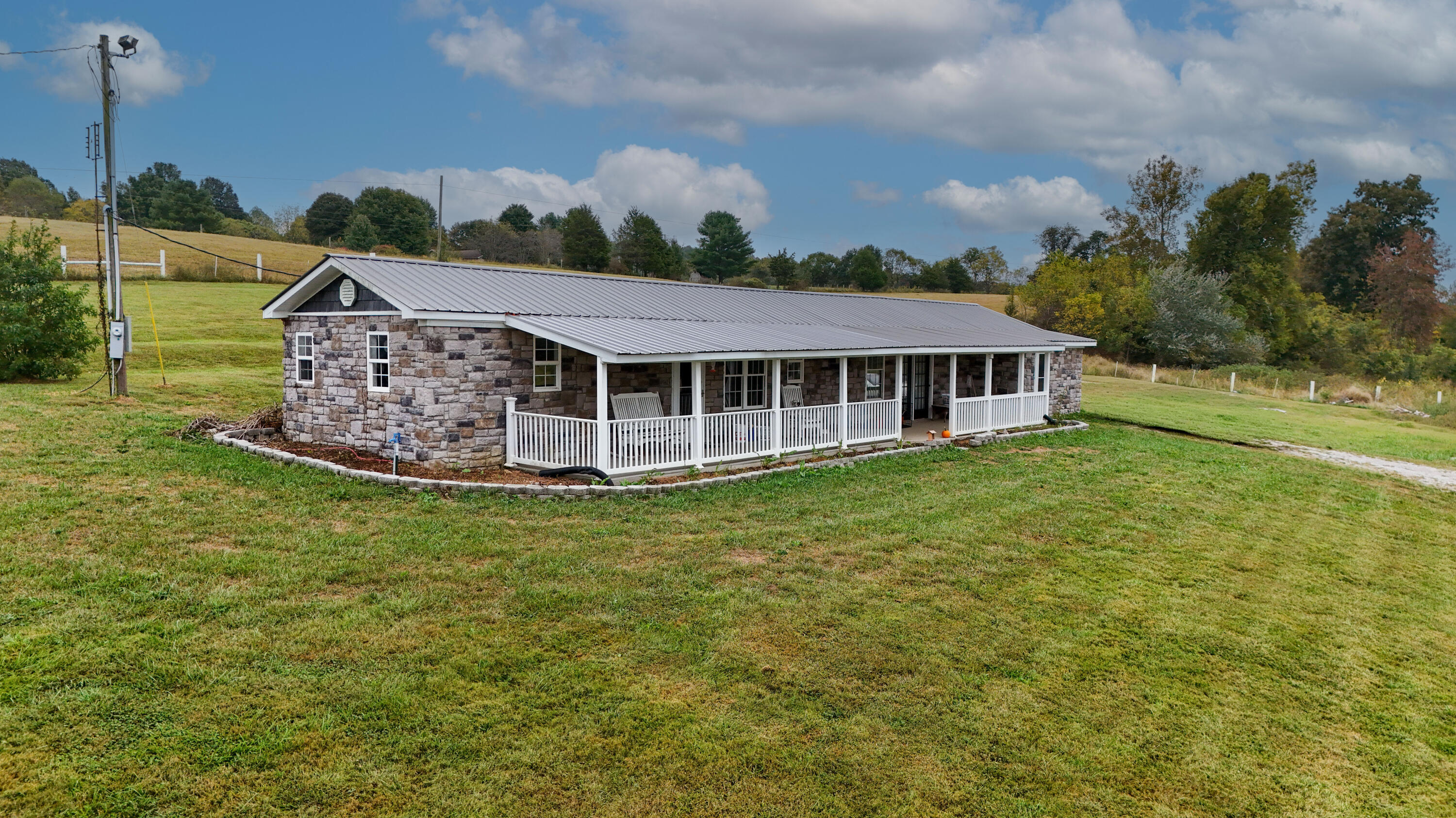 1275 Wabd Jones Property Photo 1
