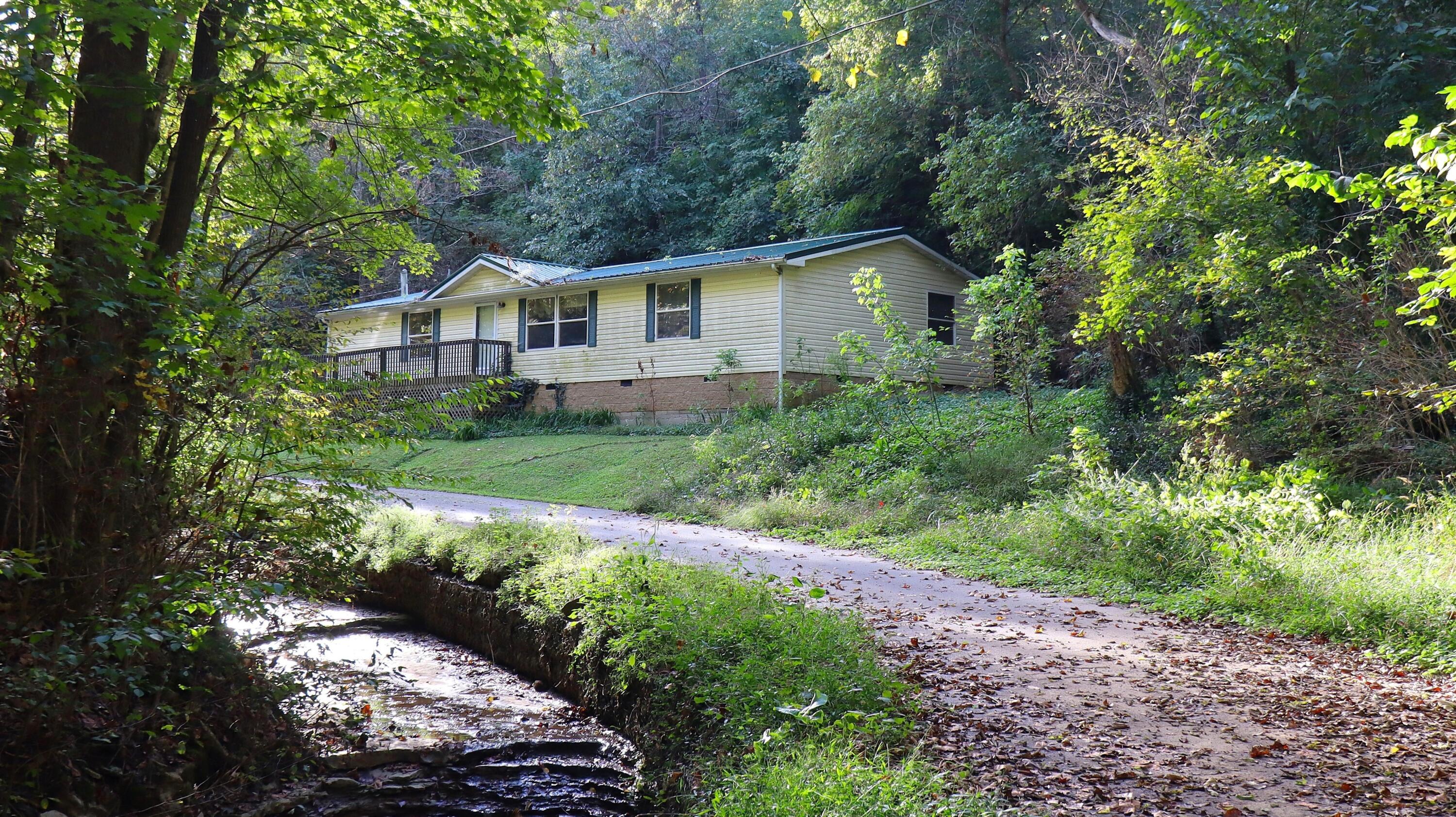 629 Oregon Road Property Photo 2