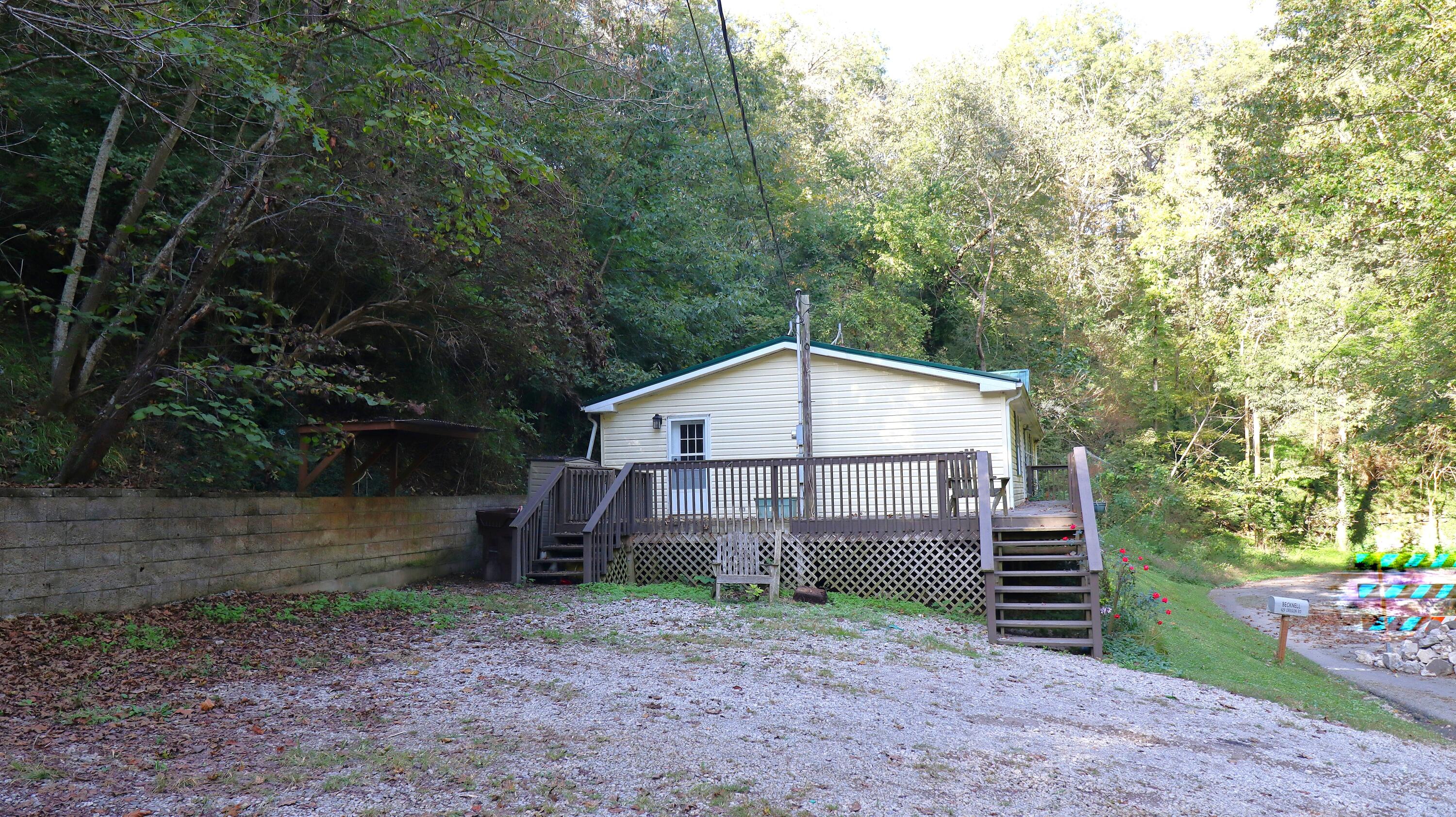 629 Oregon Road Property Photo 4