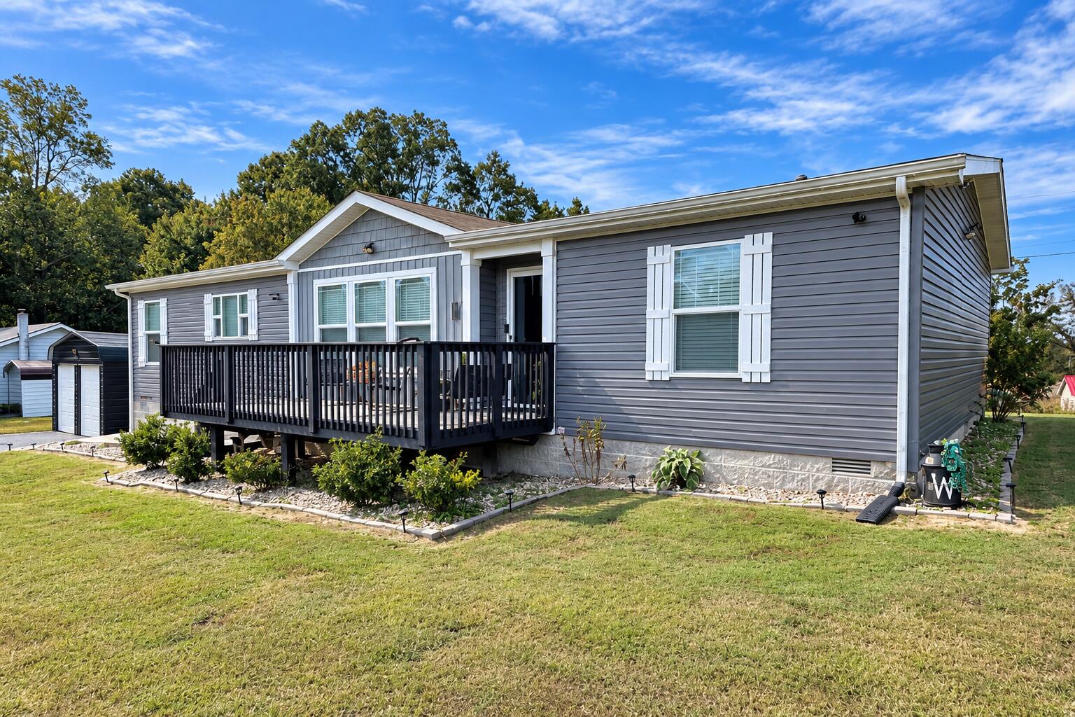 89 Sims Avenue Property Photo 3