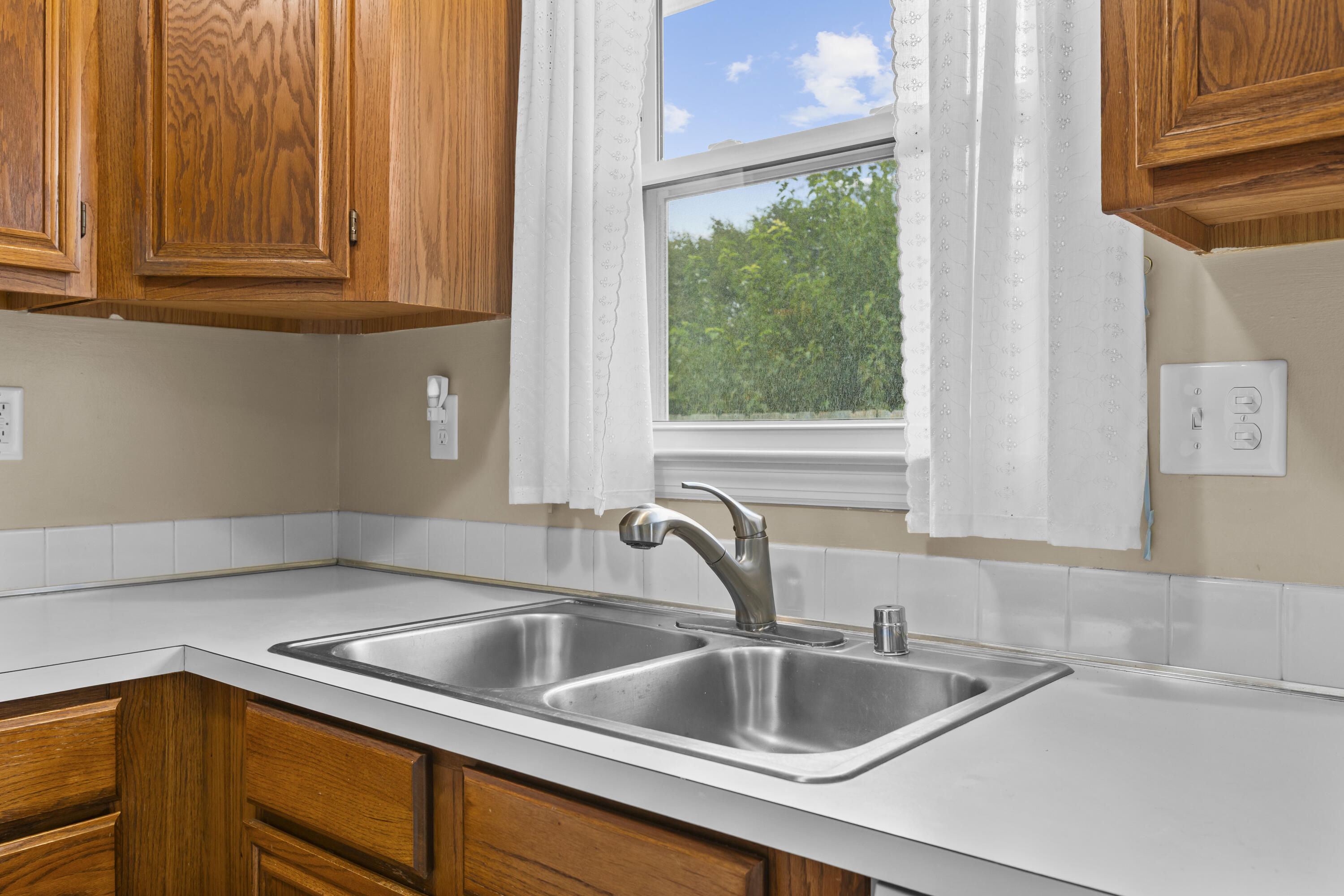 1575 Trent Boulevard Property Photo 9