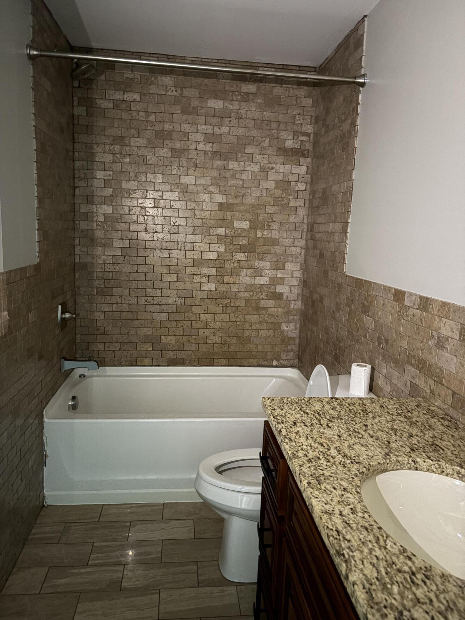 211-2 Hurley Lane Property Photo 13
