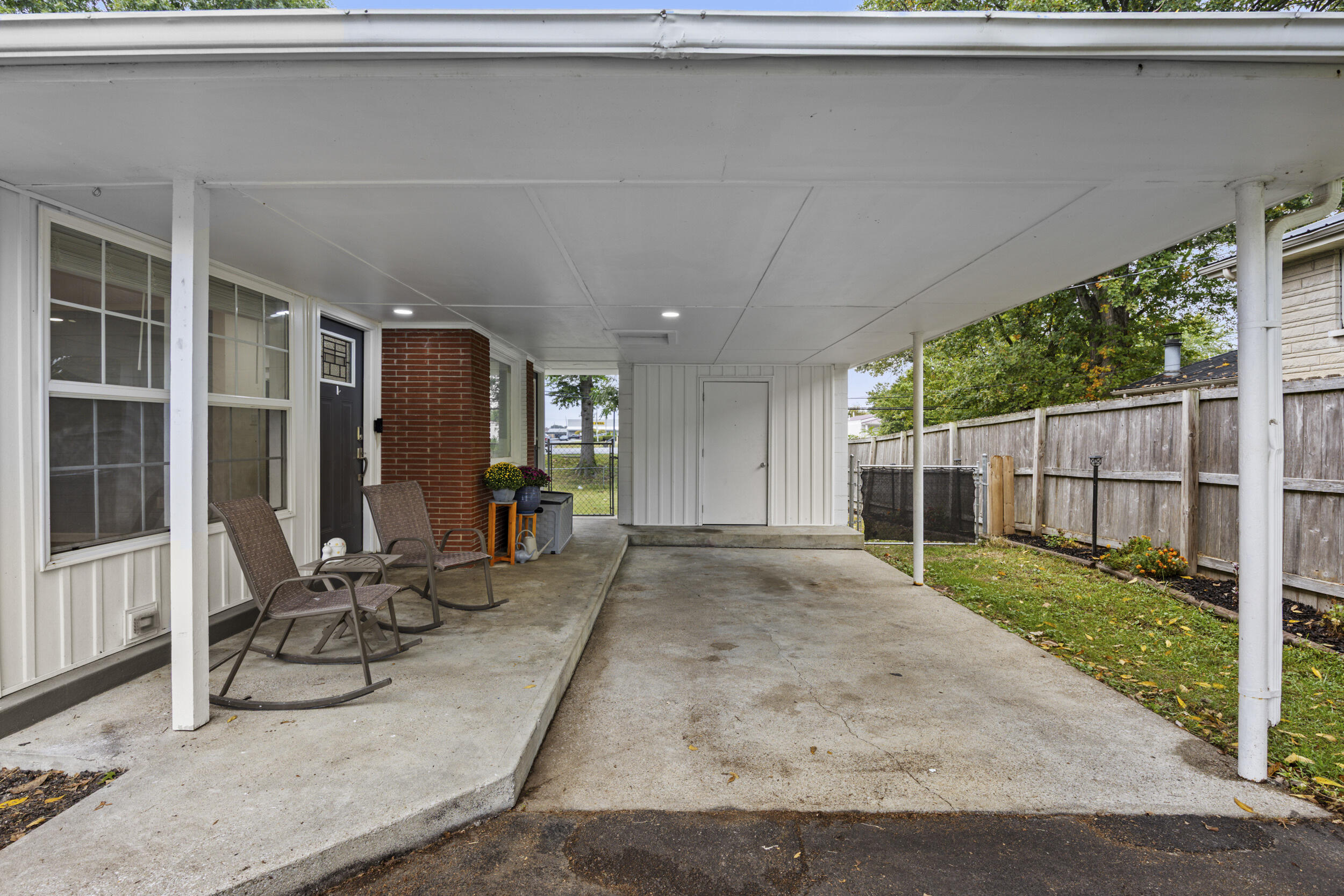 109 Meadowlark Drive Property Photo 4