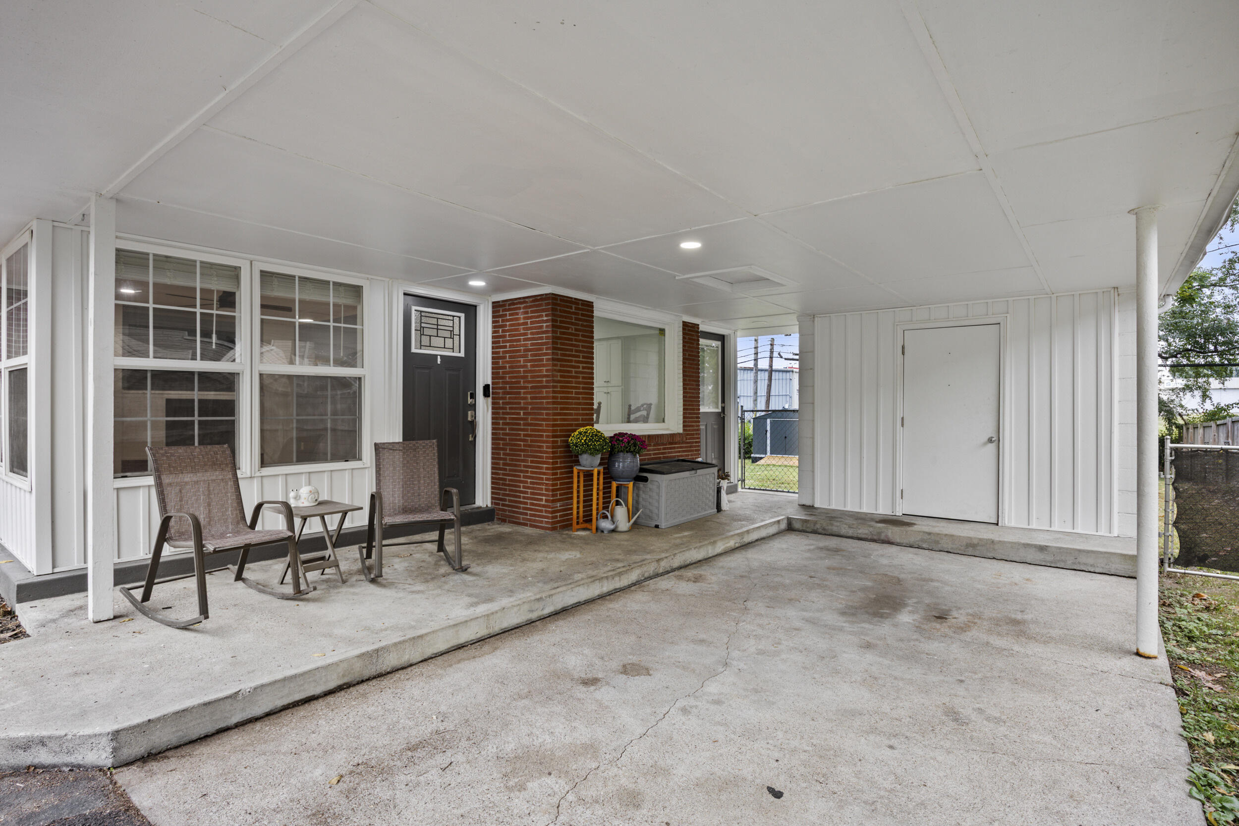 109 Meadowlark Drive Property Photo 5