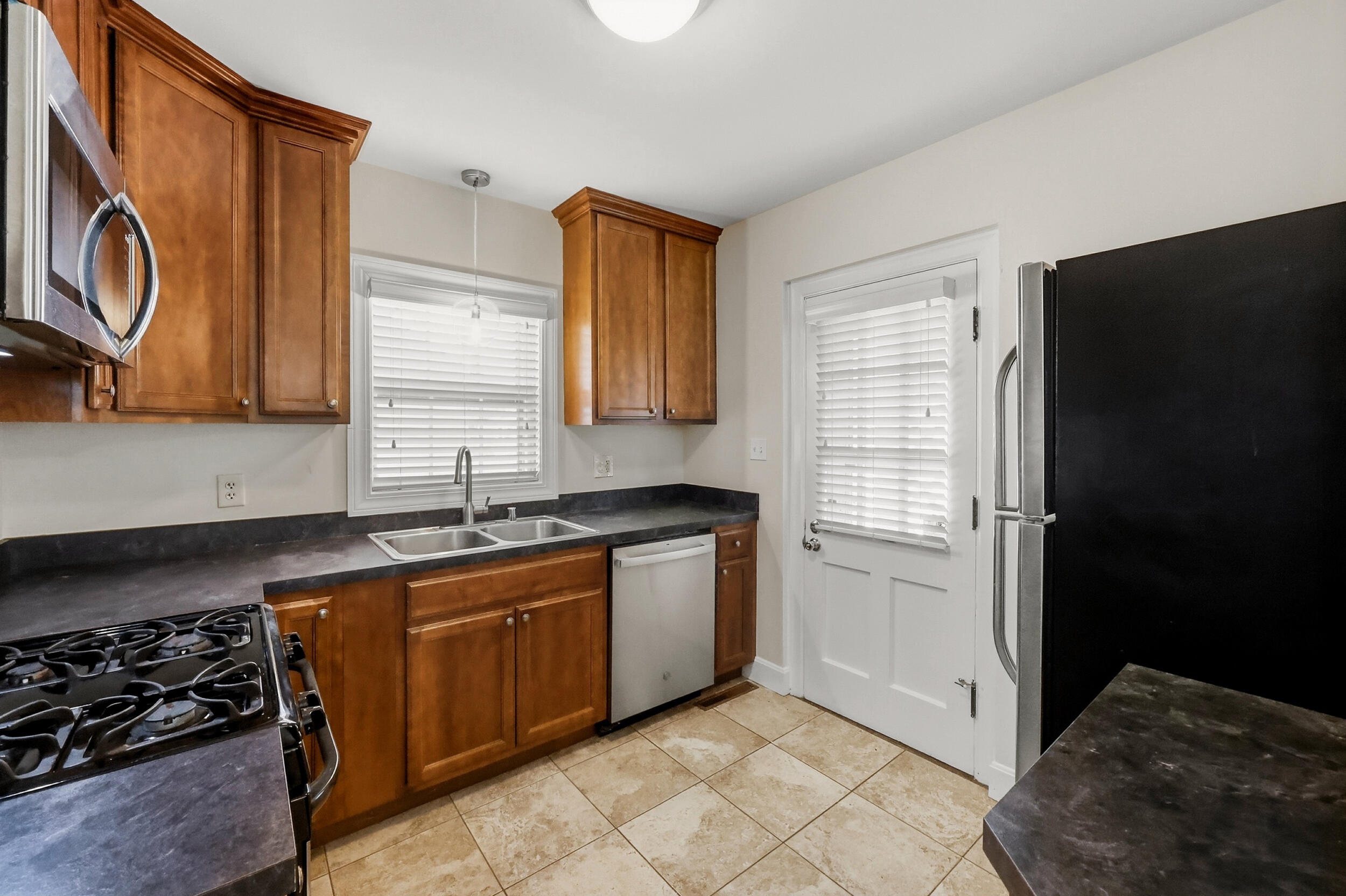 593 Mitchell Avenue Property Photo 17