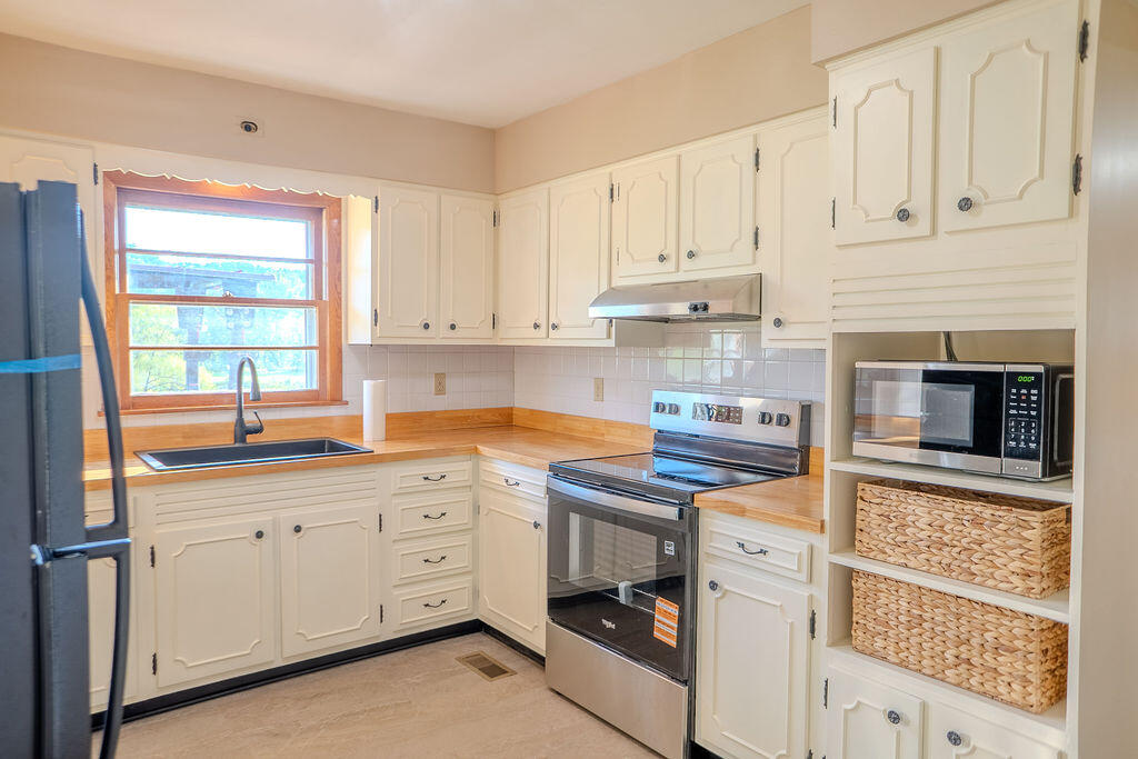 1330 Highway 191 Property Photo 3