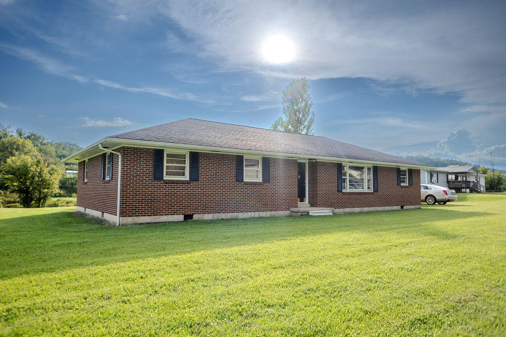1330 Highway 191 Property Photo 6