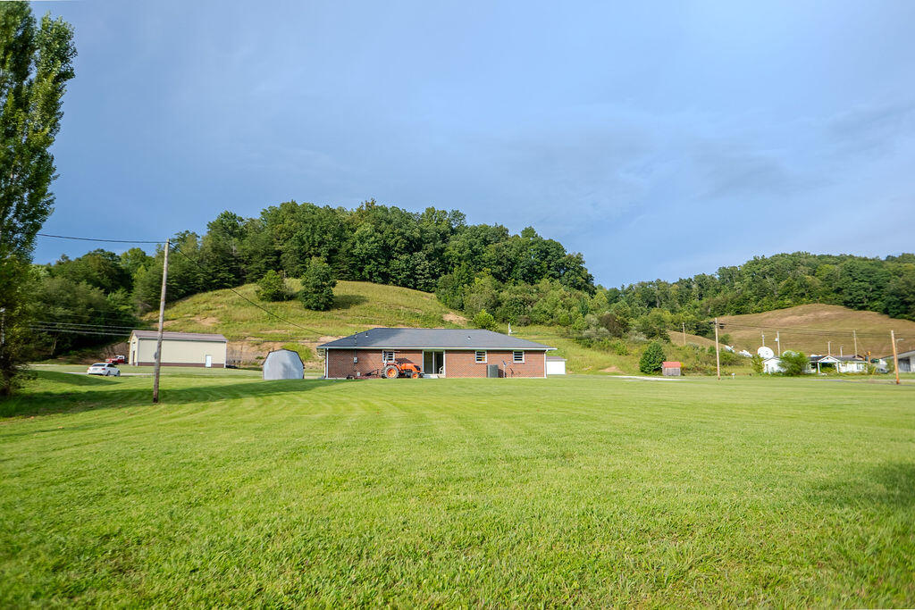 1330 Highway 191 Property Photo 8