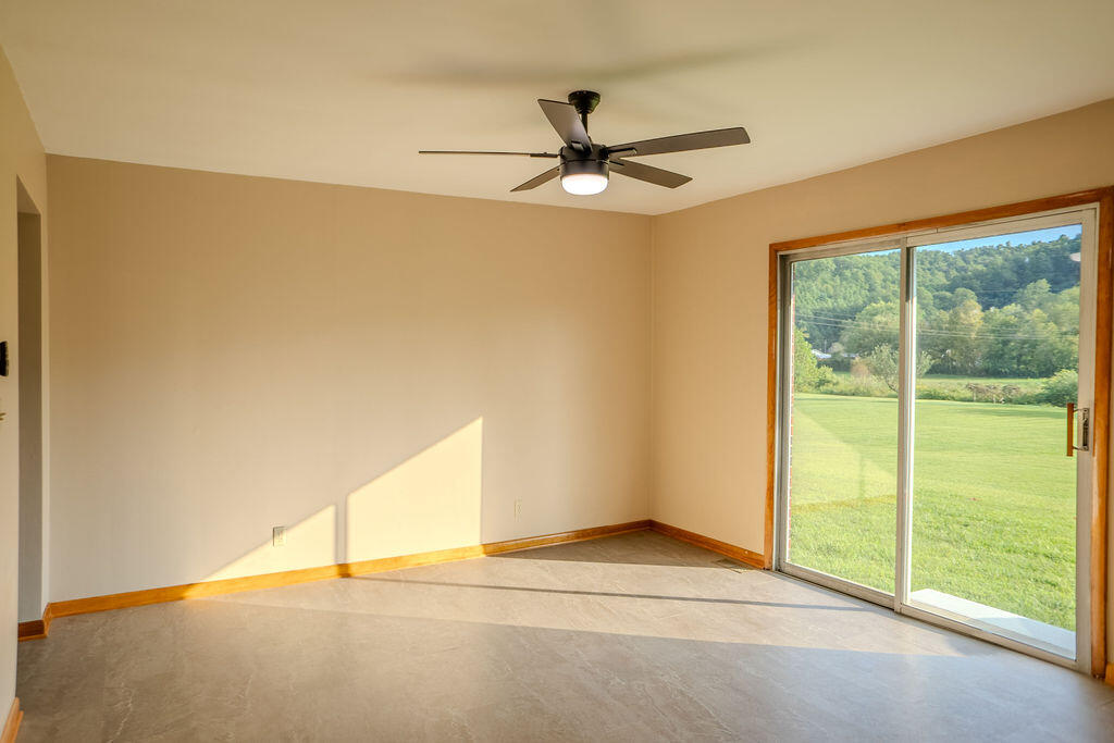 1330 Highway 191 Property Photo 18
