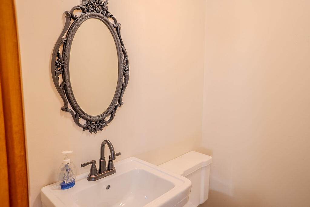 1330 Highway 191 Property Photo 30