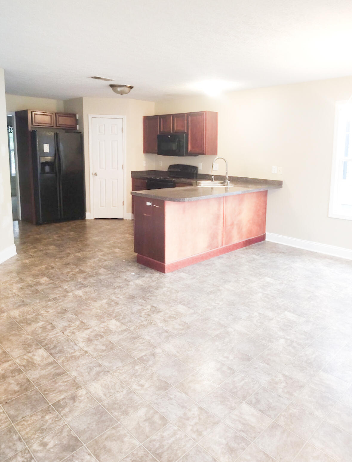 2549 Milsom Lane Property Photo 2