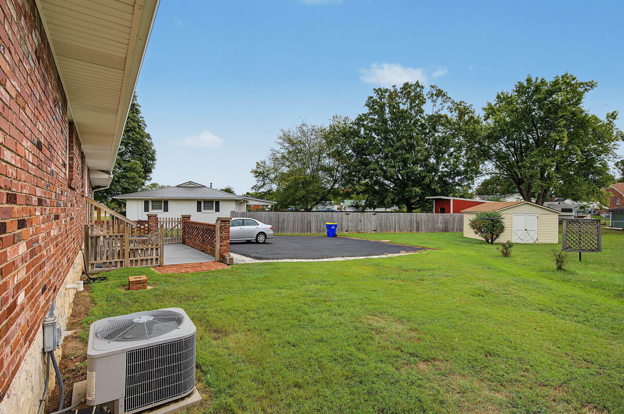 1144 Rodes Drive Property Photo 4