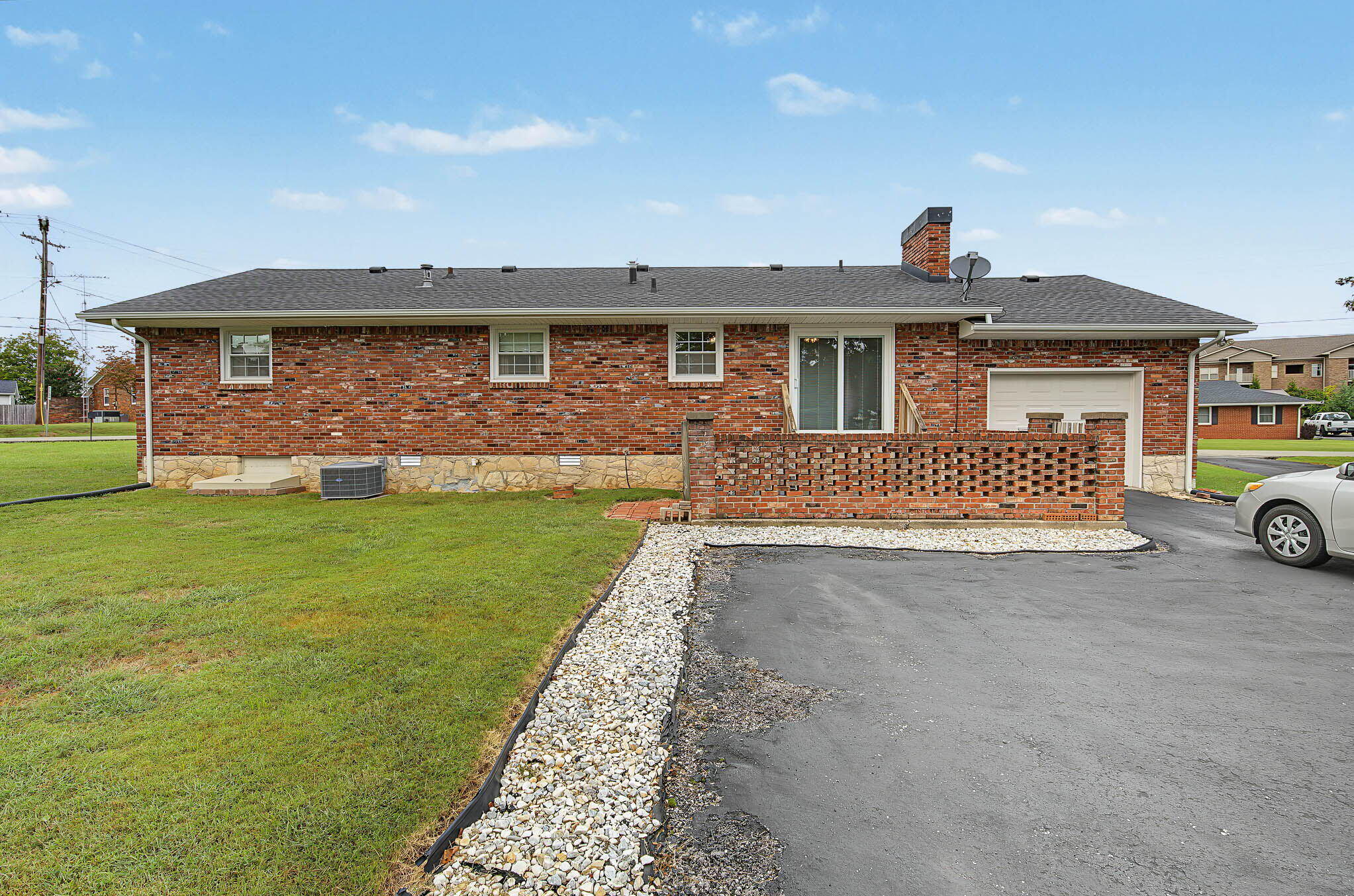 1144 Rodes Drive Property Photo 5
