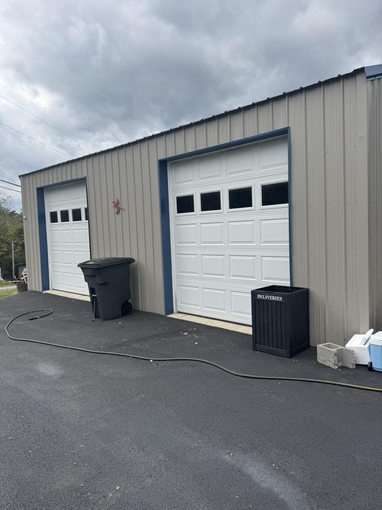 99 Tree Top Lane Property Photo 3