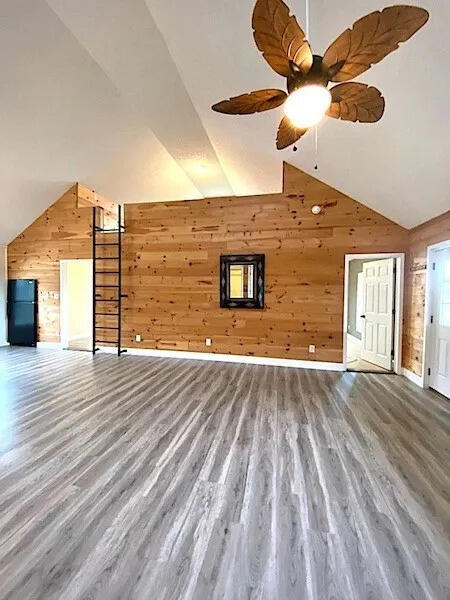 99 Tree Top Lane Property Photo 15