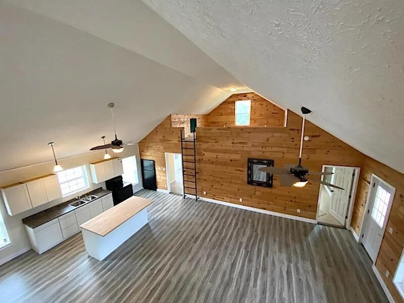 99 Tree Top Lane Property Photo 22