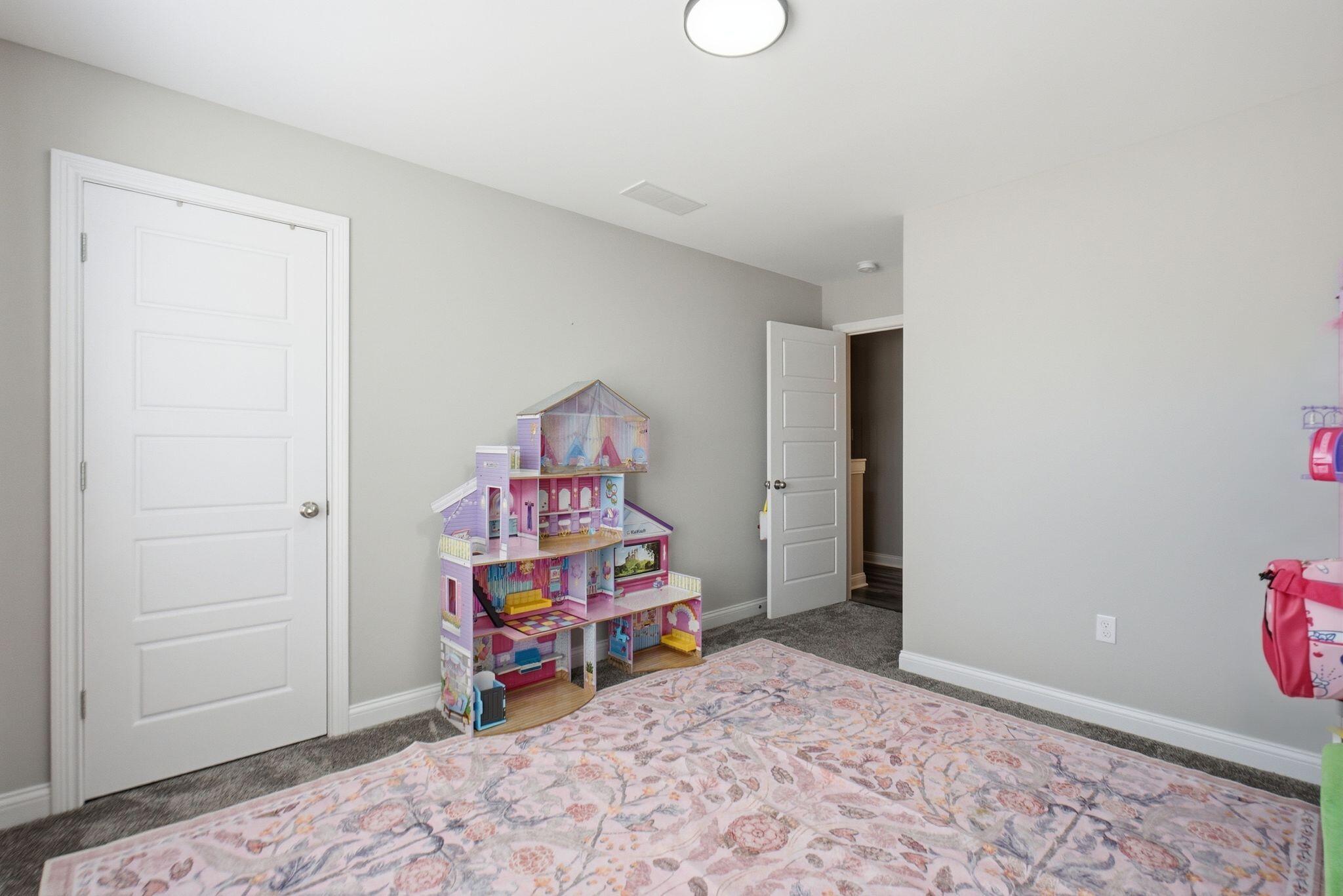 413 Drayton Place Property Photo 27