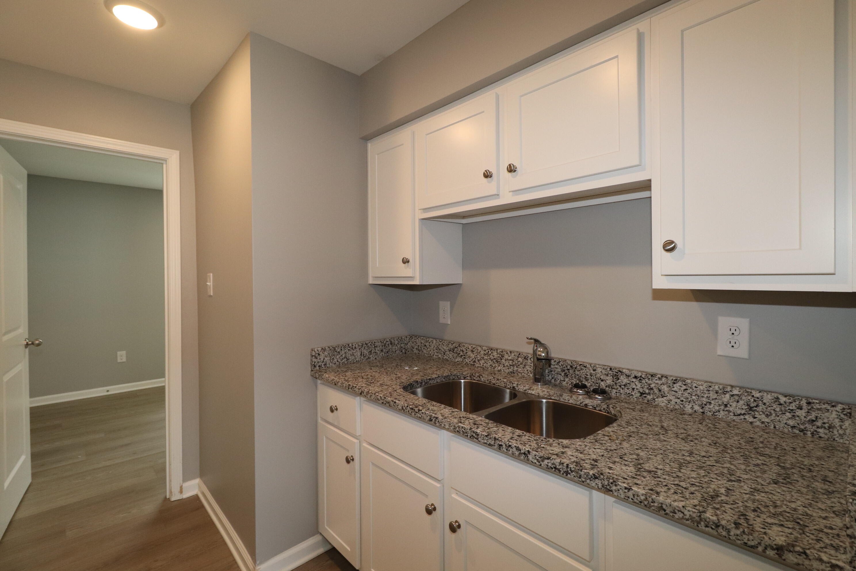 203 S 1st Street 107 Property Photo 4