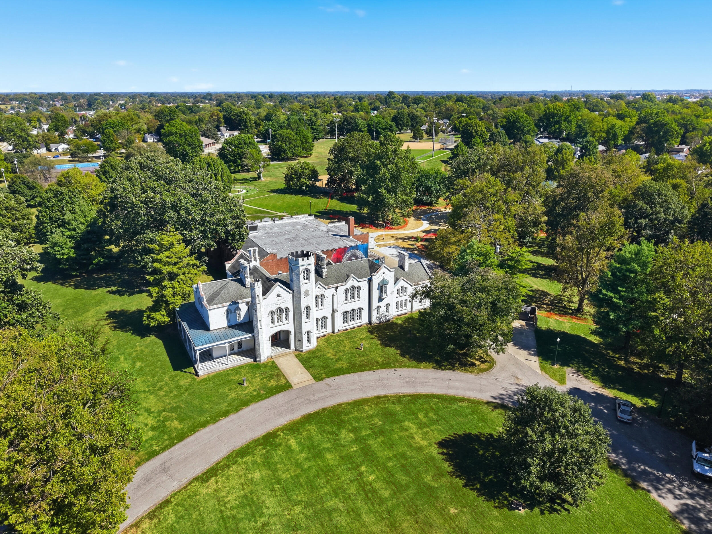 411 Park View Avenue Property Photo 4