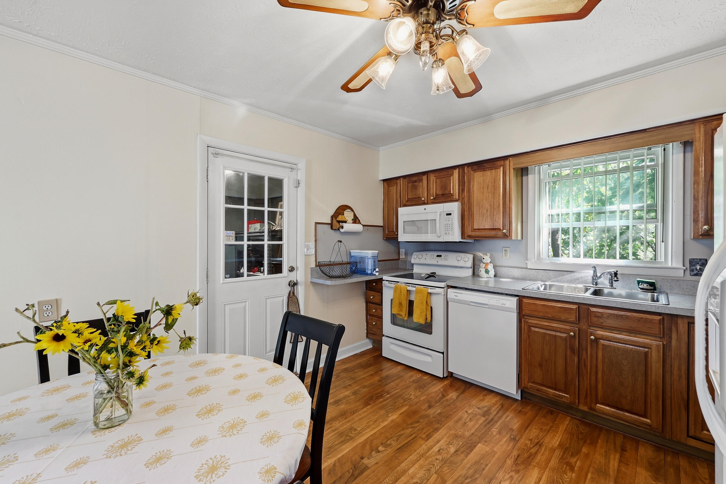 411 Park View Avenue Property Photo 15