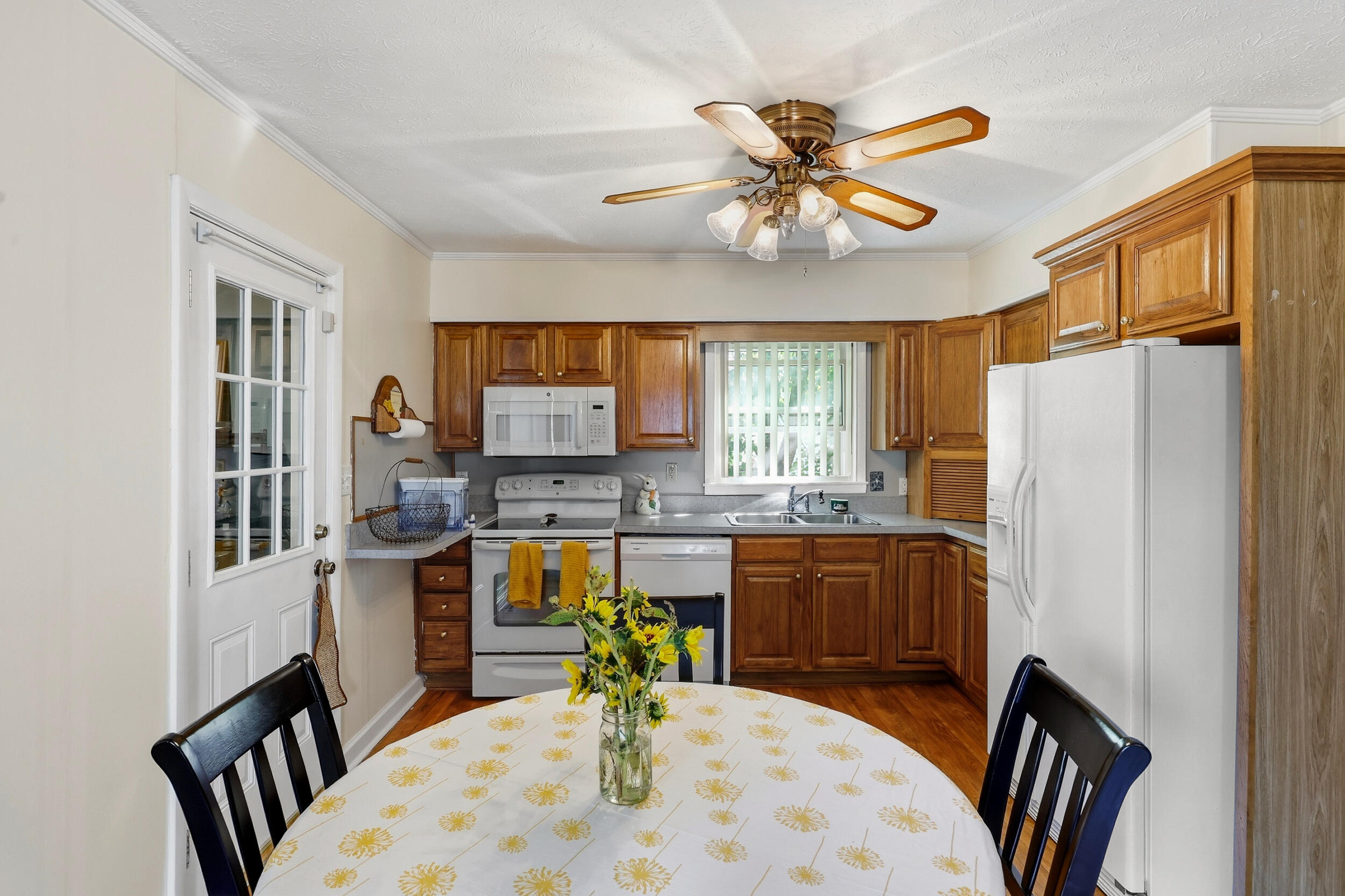 411 Park View Avenue Property Photo 18
