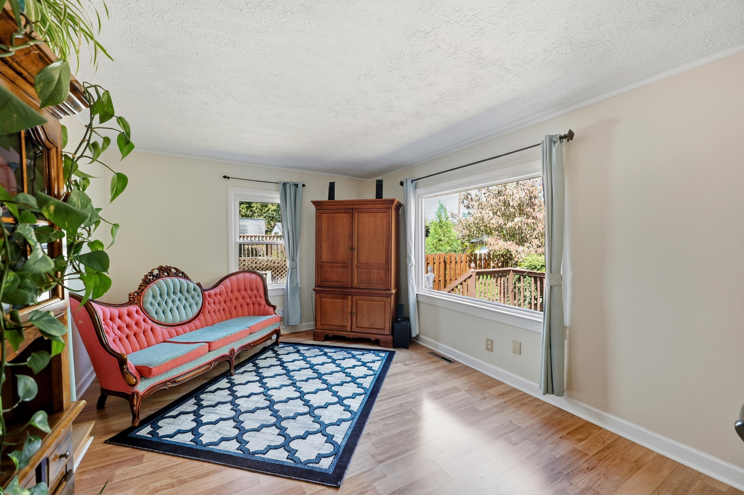 411 Park View Avenue Property Photo 20