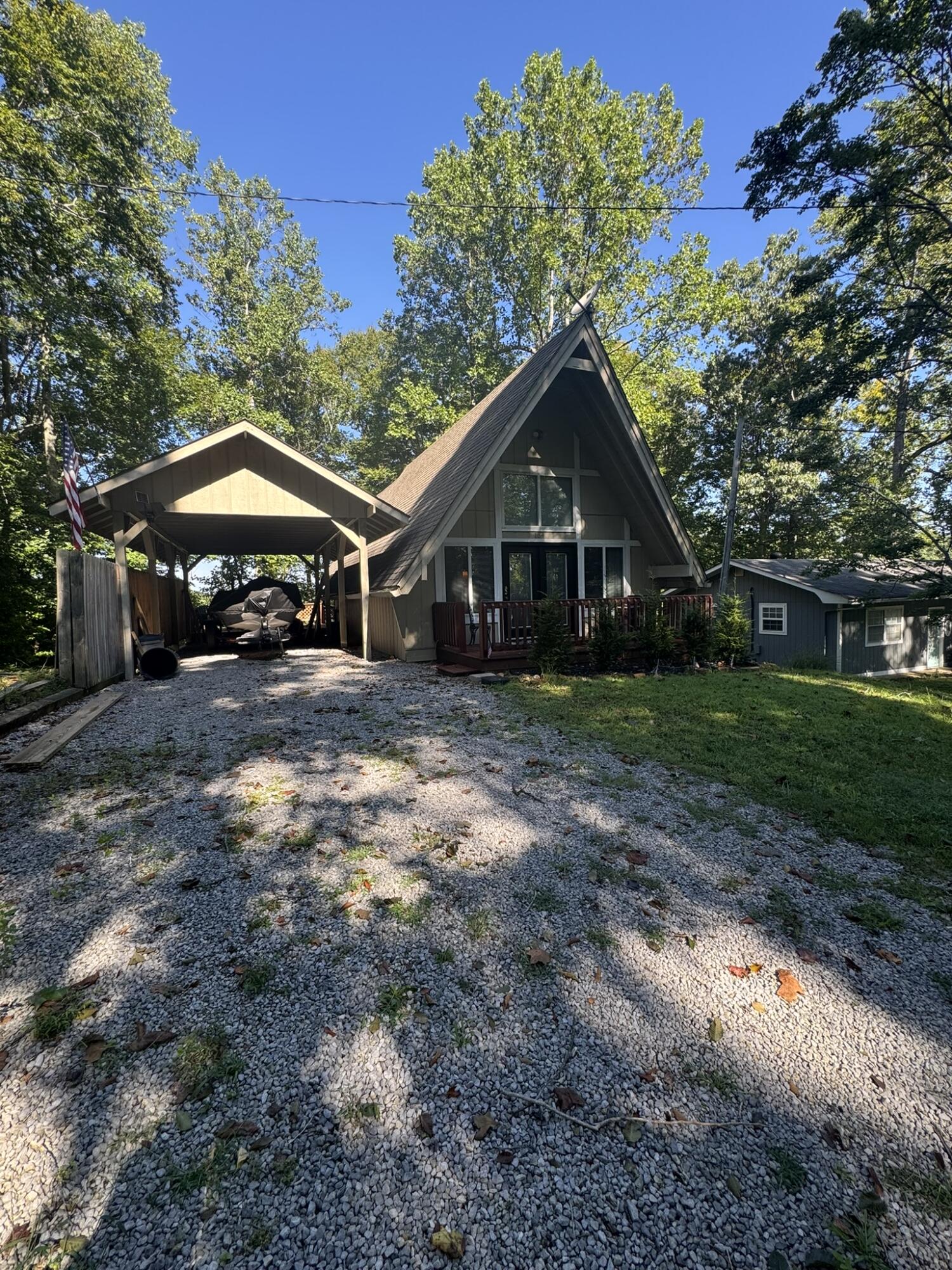 184 Beachamp Road Property Photo 2