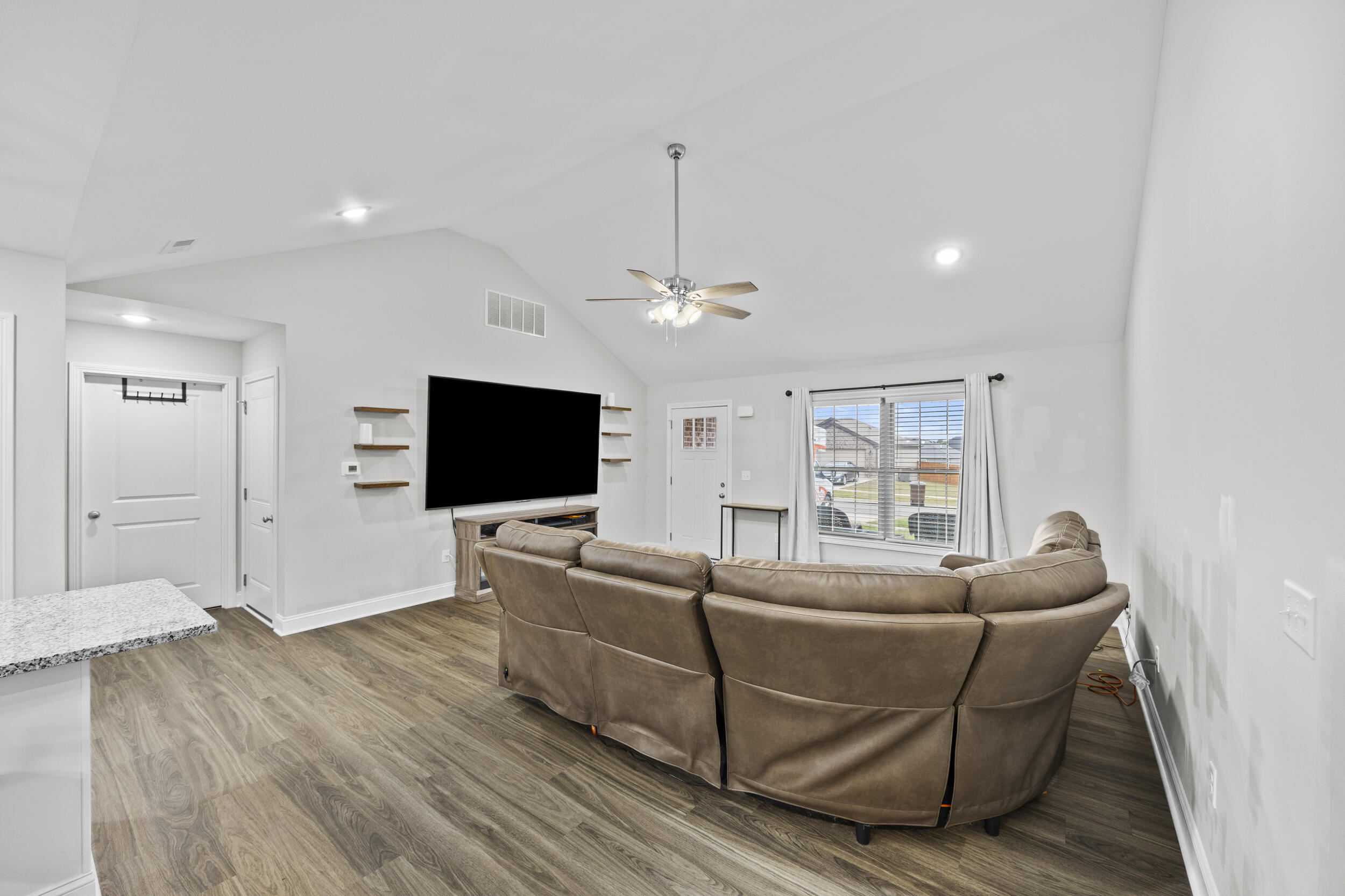 121 Candy Apple Lane Property Photo 6