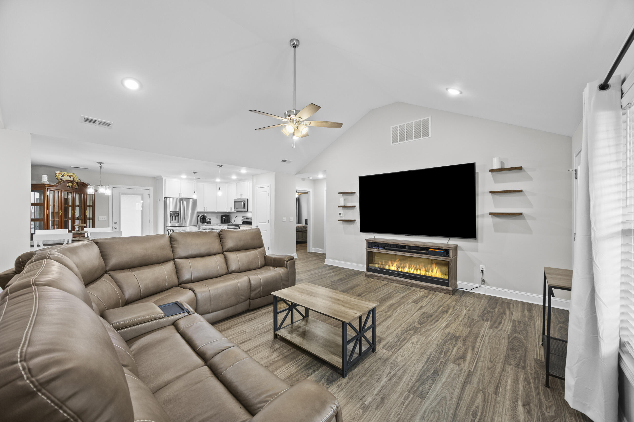 121 Candy Apple Lane Property Photo 7