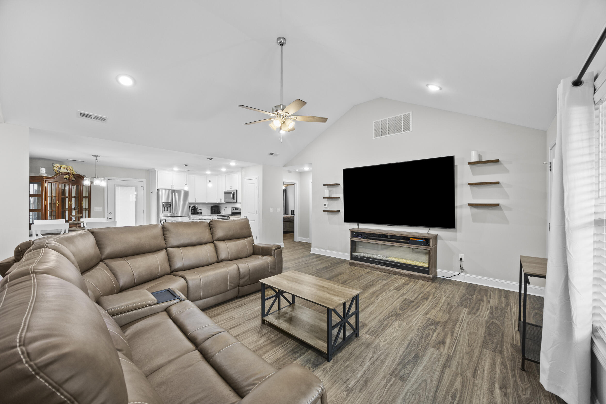 121 Candy Apple Lane Property Photo 8