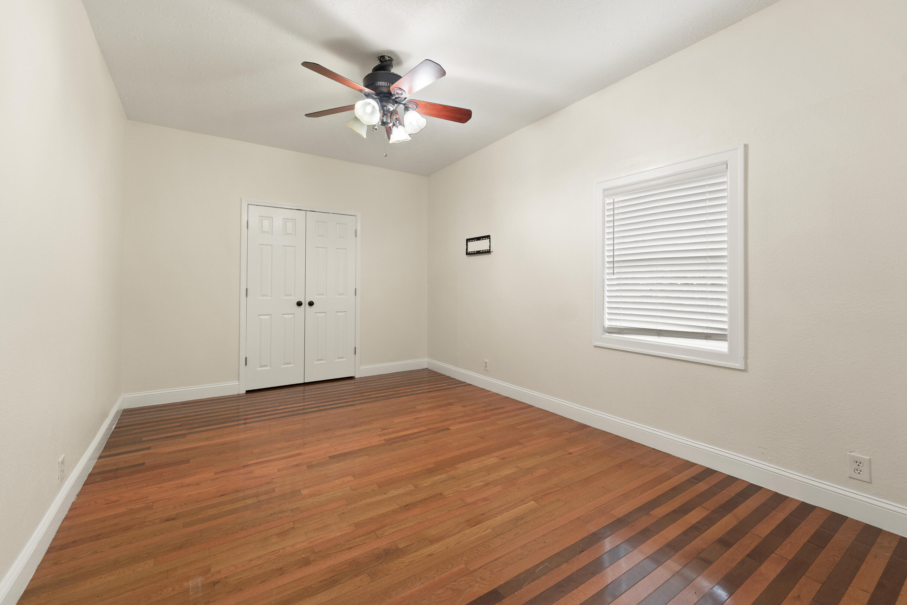 109 5th Street Property Photo 27