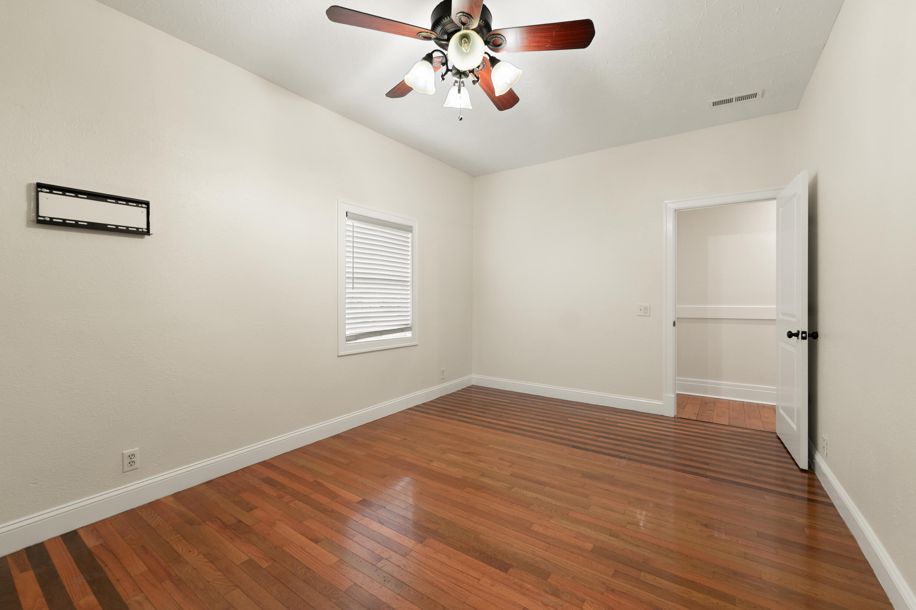 109 5th Street Property Photo 28