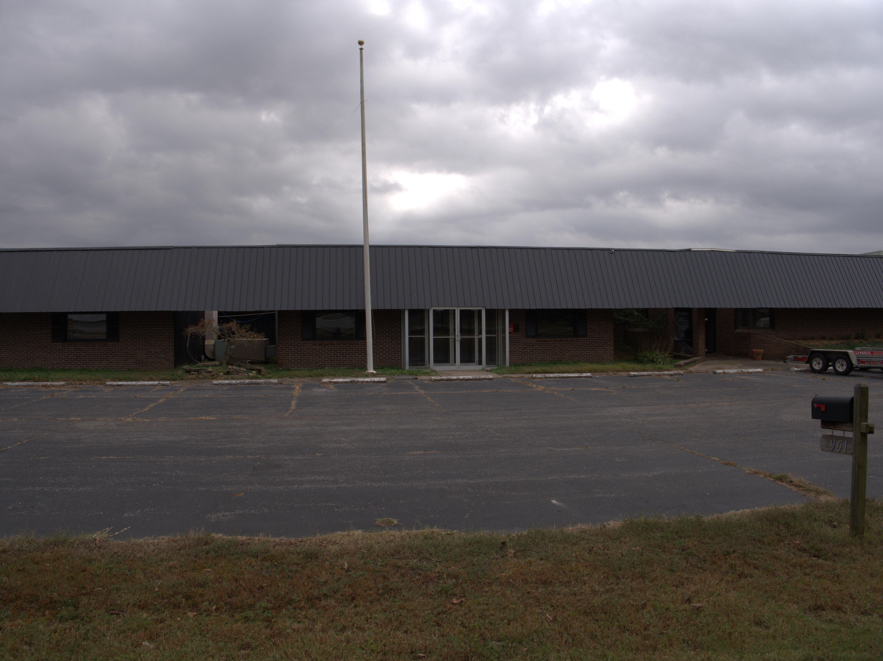 3901 Mayfield Road Property Photo 4