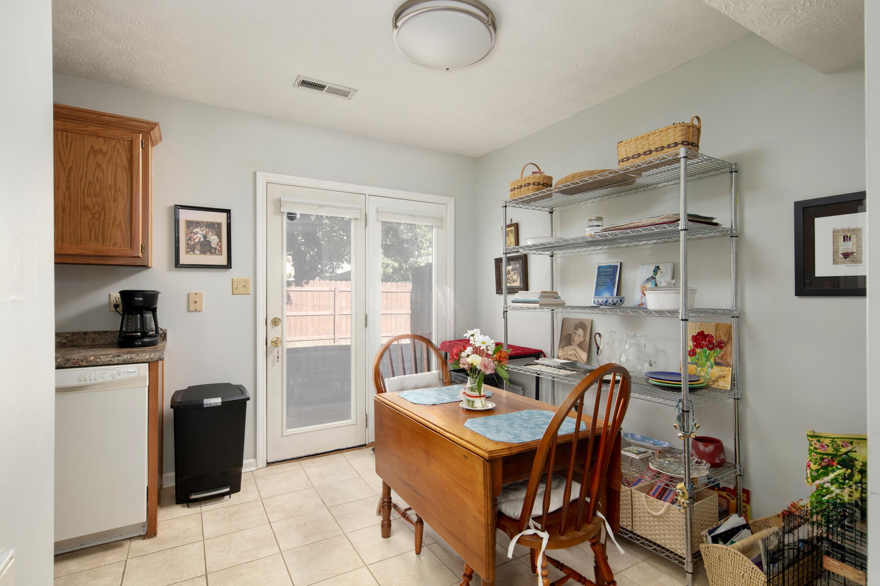 119 Kentucky Avenue B Property Photo 6