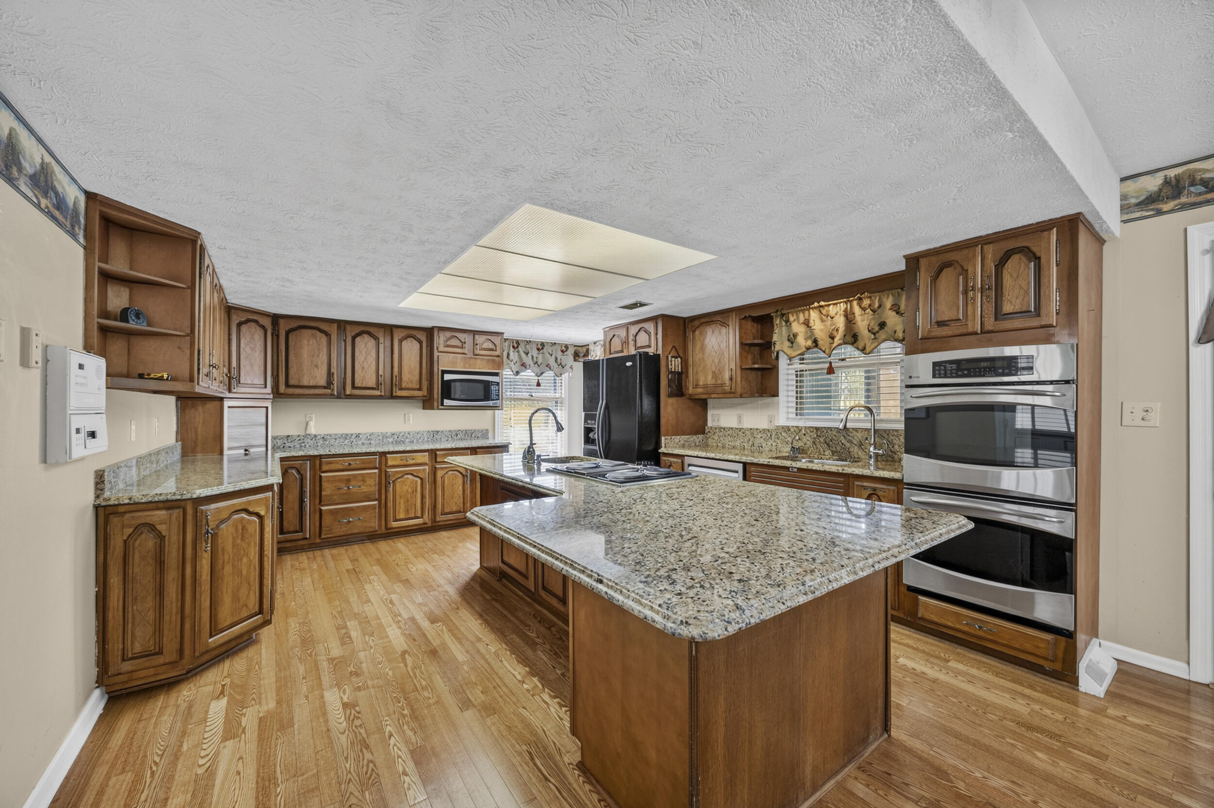 5700 Sulphur Well Road Property Photo 3