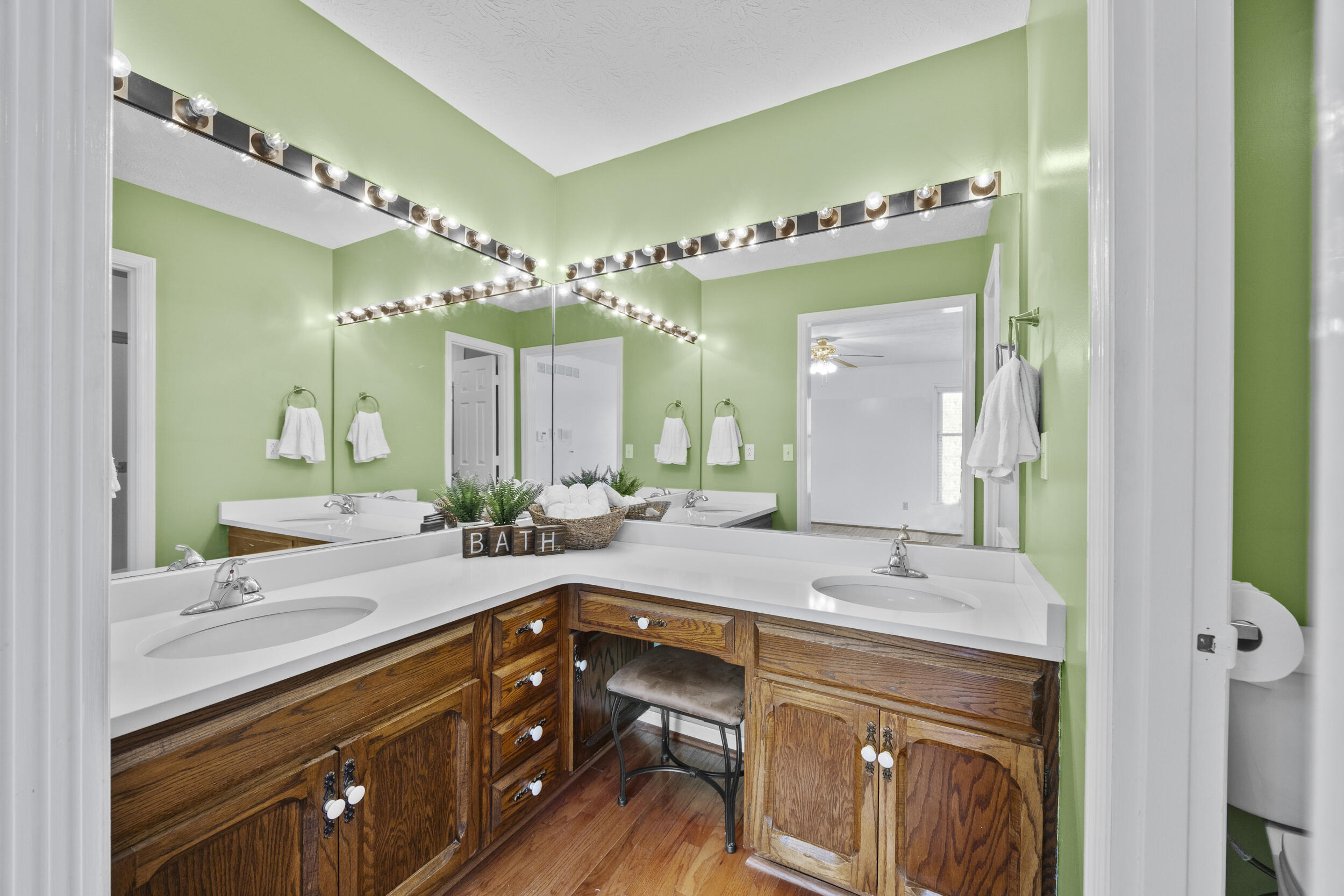 5700 Sulphur Well Road Property Photo 15