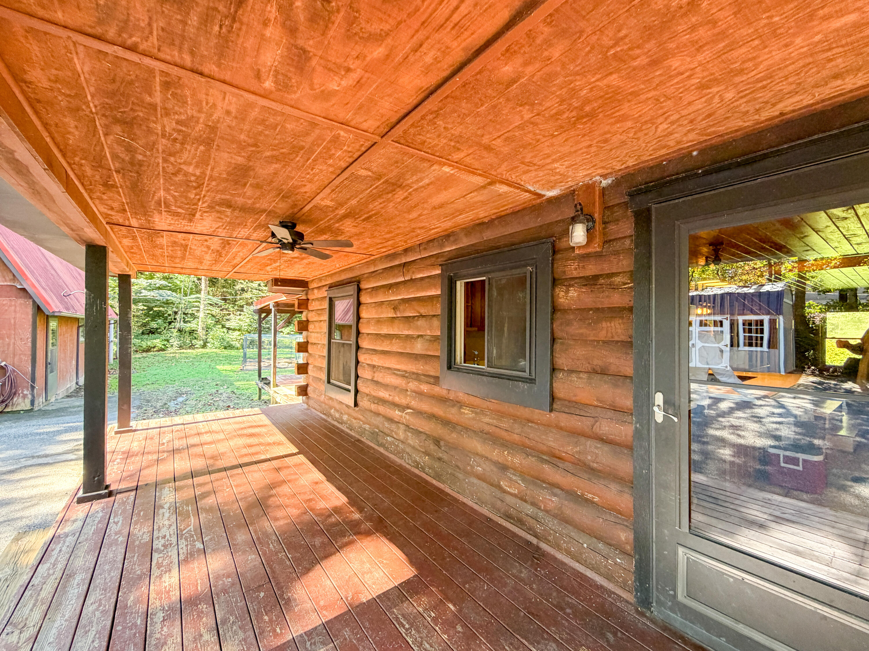 728 Ewing Creek Road Property Photo 8